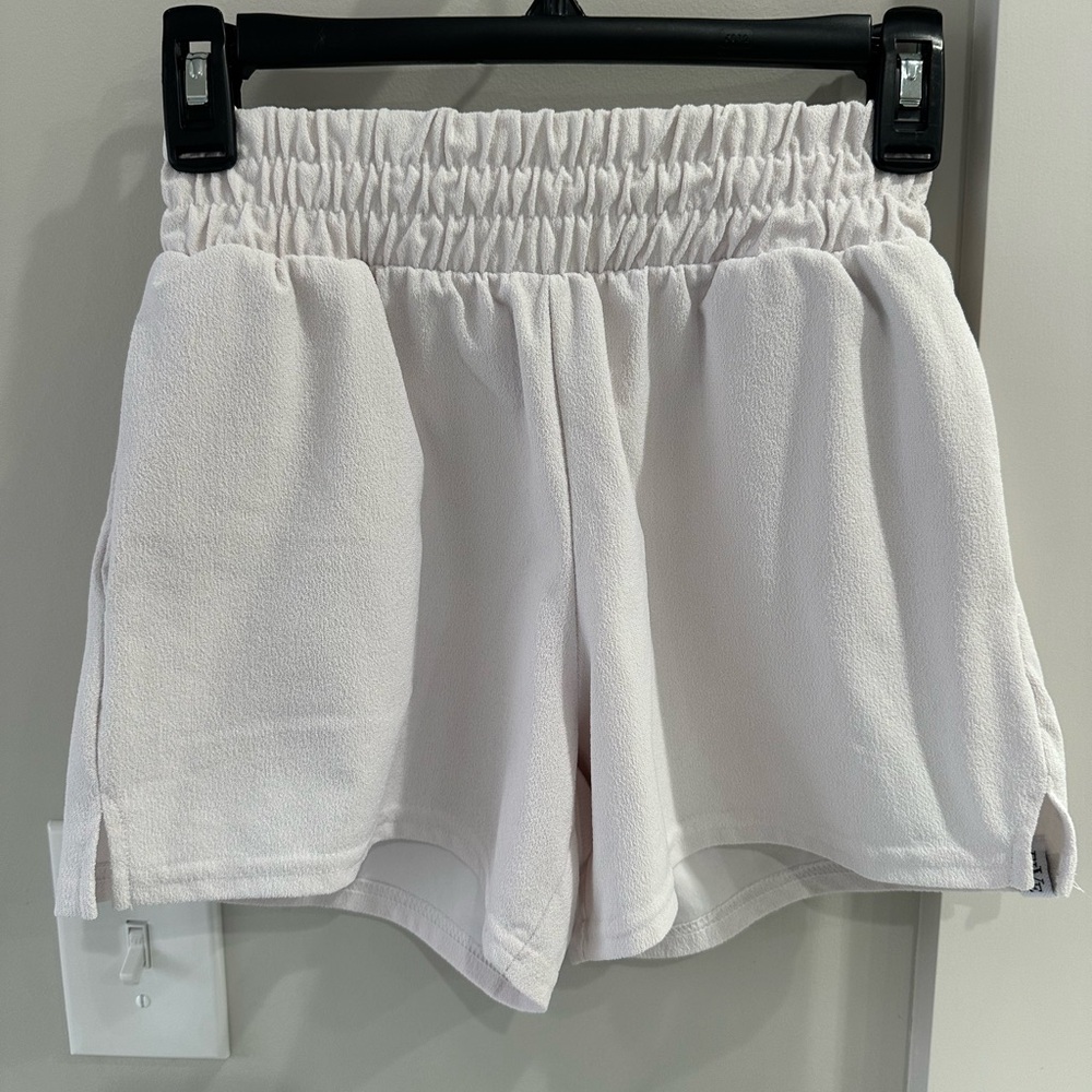 EUC FIVE Dancewear Shorts (FIVE The Label) YXL